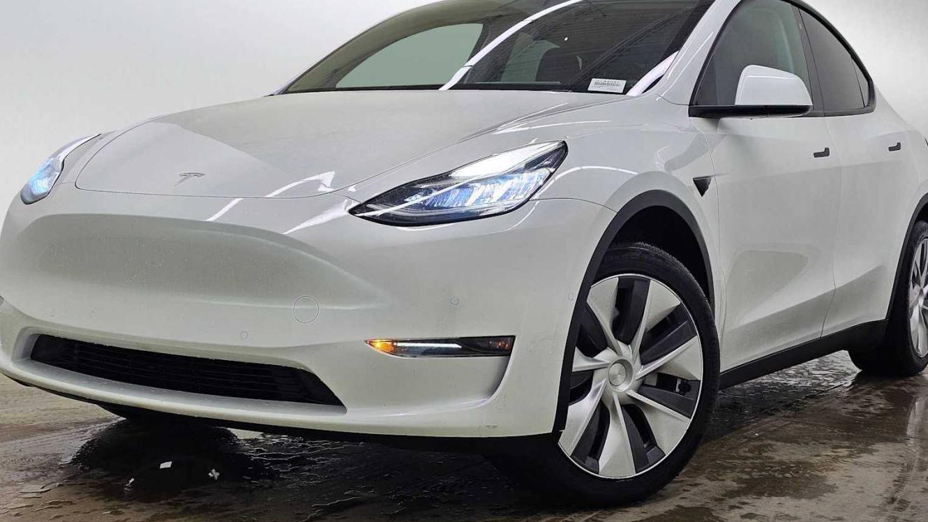 TESLA MODEL Y 2020 5YJYGDEE4LF013303 image